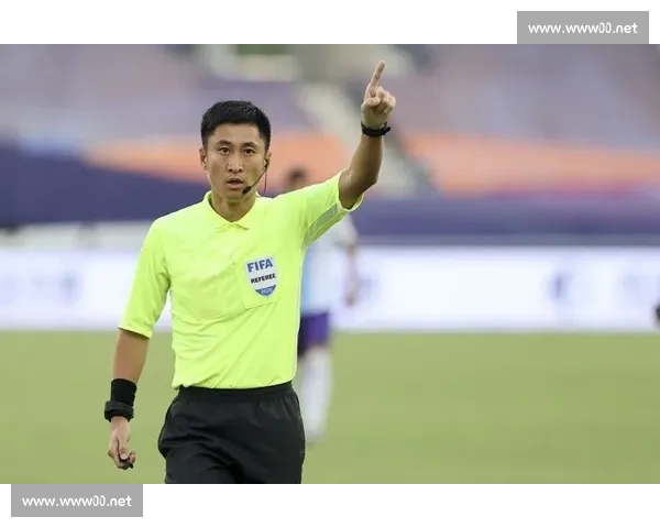 瓜帅怒批红牌判罚，米克尔力挺裁判：刘易斯抬脚动作引争议